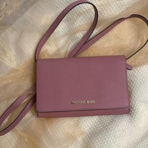 Pink purse crossbody